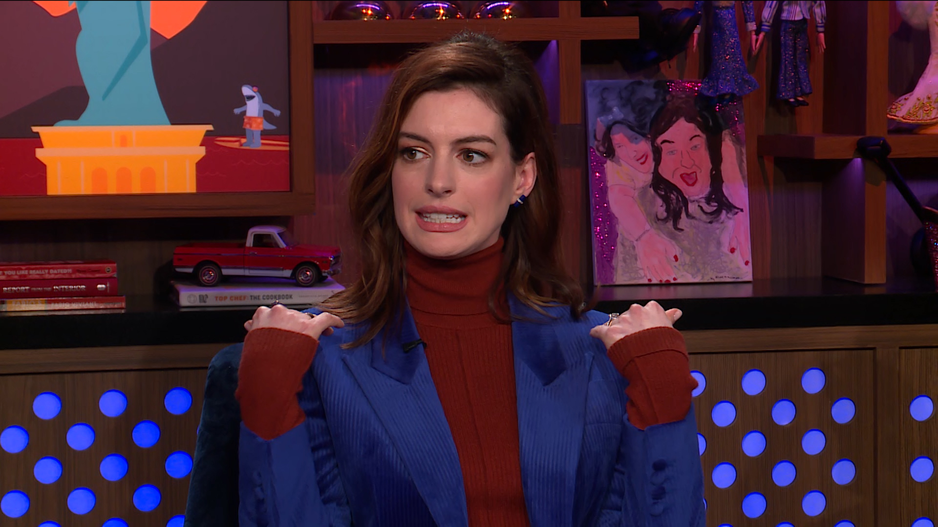 Watch Anne Hathaway S Favorite Devil Wears Prada Outfit Watch What Happens Live With Andy Cohen Season 16 Episode 15 Video